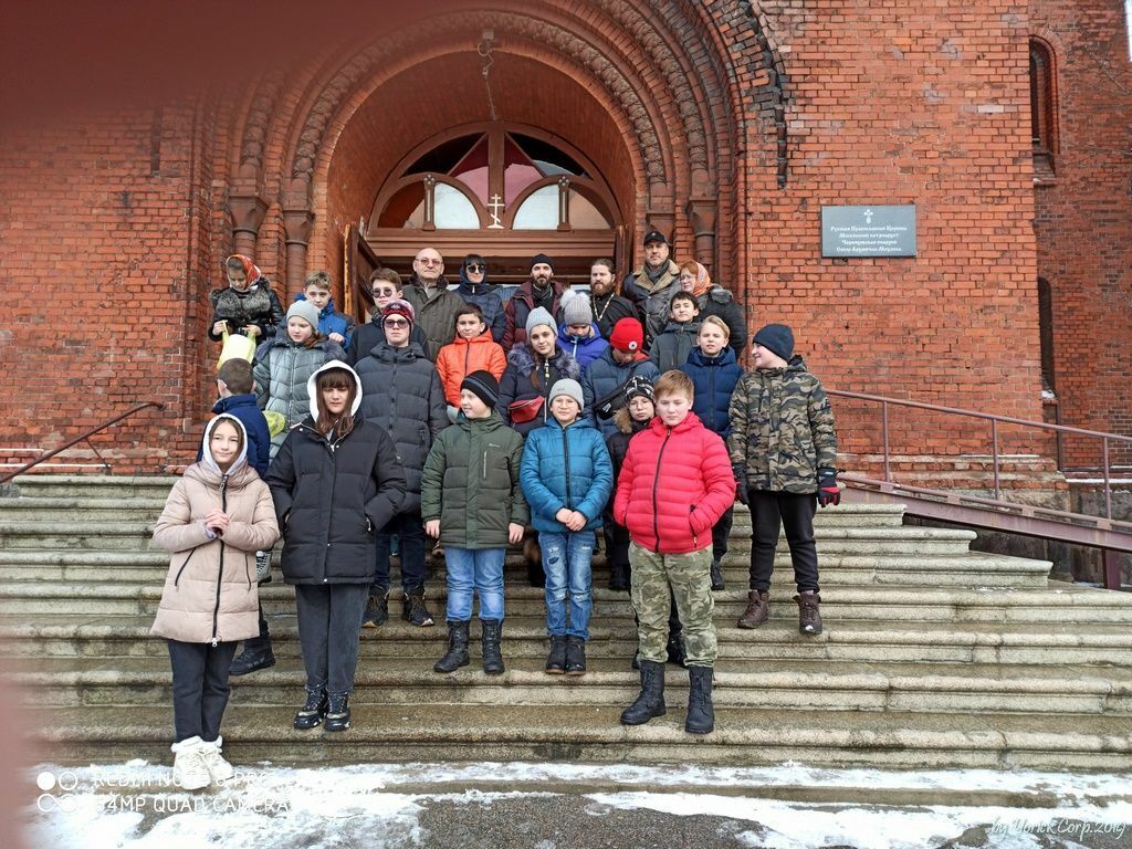 Паломническая поездка 6 А и 6 Б классов 30 января 2021 года Черняховский Памятник